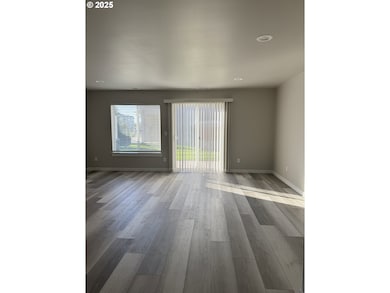 688 E Oregon Ave, Hermiston, OR 97838 - photo 4