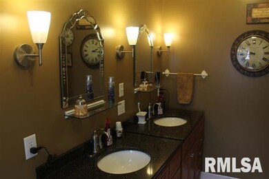 410 Mayfair Dr, Lincoln, IL 62656 - photo 7