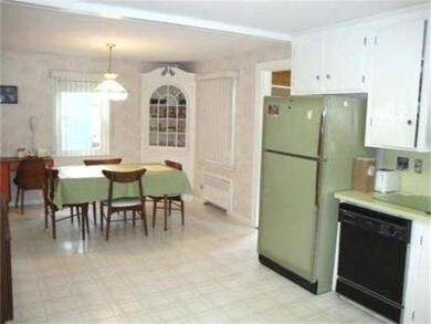 27 Hunthurst Cir, Worcester, MA 01602 - photo 4