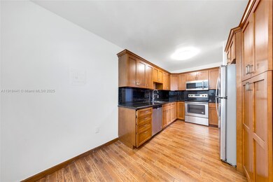 Stratford House Condominiums unit 215, North Miami Beach, FL 33160 - photo 7