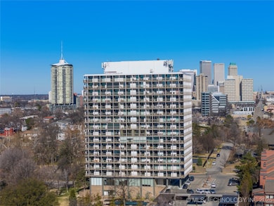 2300 Riverside Dr unit E, Tulsa, OK 74114 - photo 2