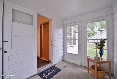 1518 Walnut St, Grand Forks, ND 58201 - photo 6