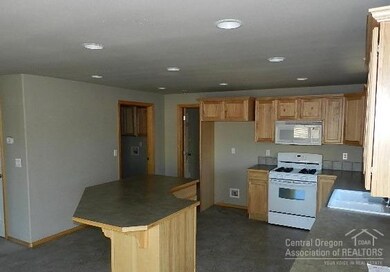 unlisted-address, Redmond, OR 97756 - photo 4