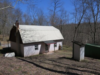 BACK VIEW WITH PRIVY