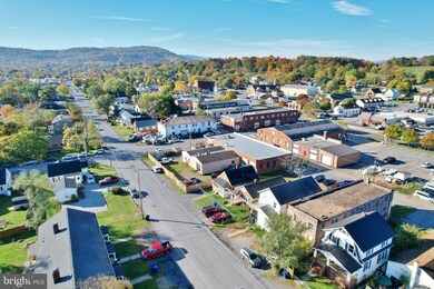 722 Warren Ave, Front Royal, VA 22630 - photo 2