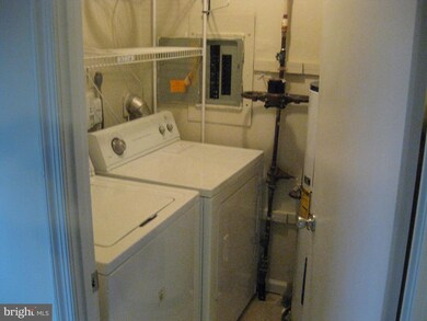 15061 Cherrywood Dr, Laurel, MD 20707 - photo 3