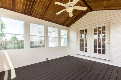 Three season room