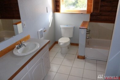 12620 Kapowsin Highlands Dr E, Graham, WA 98338 - photo 4