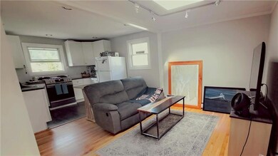 14 Pond Ave unit 2, Newport, RI 02840 - photo 5