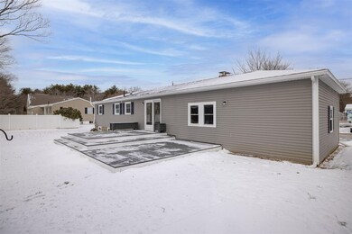 12 Suzanne Dr, Portsmouth, NH 03801 - photo 3
