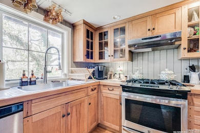 18926 Lookout Mountain Trail, Helotes, TX 78023 - photo 5