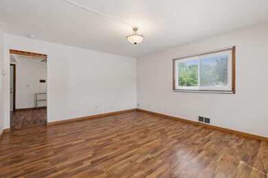 1489 6th St E, Saint Paul, MN 55106 - photo 4