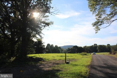 205 Eagle Dr, Reading, PA 19606 - photo 4