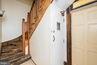 526 S Chapel Gate Ln, Baltimore, MD 21229 - photo 3