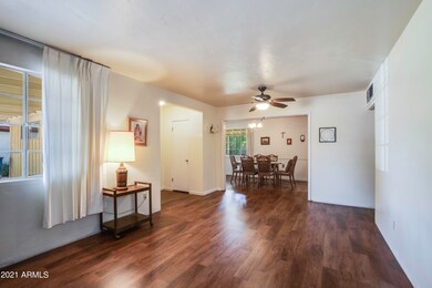 323 Elm Pic- Living Room (2)