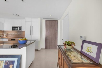 Reach Brickell City Centre unit 1710, Miami, FL 33131 - photo 4