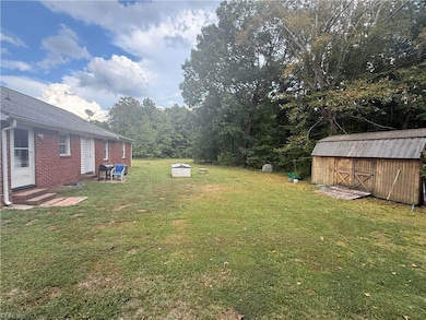 449 Colonial Trail W, Dendron, VA 23839 - photo 4