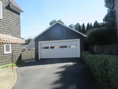 32 Lindbergh Ave, Holyoke, MA 01040 - photo 4