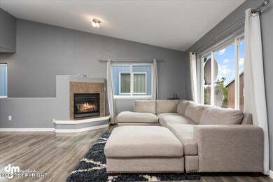 02-Living Room-2117