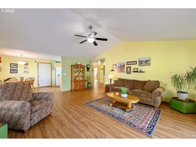 Living Room/Dining Room