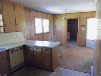 6412 Canter Rd, High Point, NC 27263 - photo 3