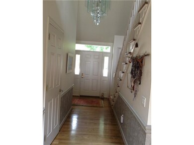 Entry/Foyer.