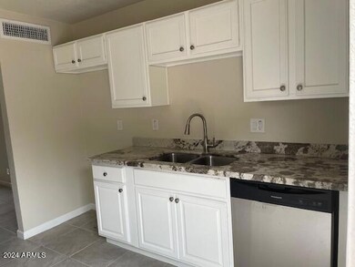Glade Kitchen3