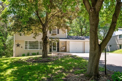 19555 Shady Hills Rd, Excelsior, MN 55331 - photo 2