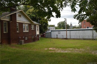 116 E Sharpe St, Statesville, NC 28677 - photo 2