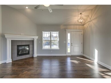 819 Cedar Ridge Dr, Raymore, MO 64083 - photo 5