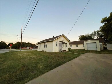 409 N Kaufman St, Ennis, TX 75119 - photo 6