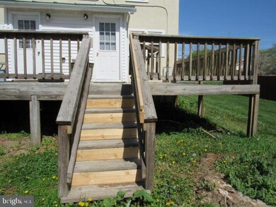 105 N George St, Ranson, WV 25438 - photo 4