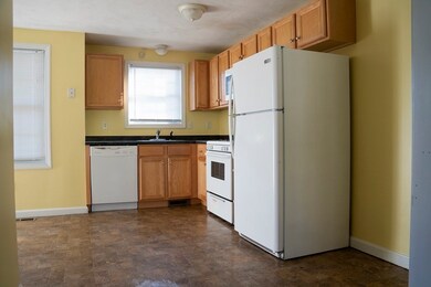 417 Hildreth St unit 14, Lowell, MA 01850 - photo 3