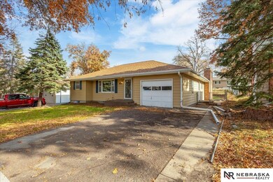 820 Northborough Ln, Lincoln, NE 68505 - photo 2