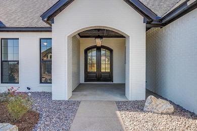 8118 Luanna Hills Dr, Benbrook, TX 76126 - photo 5