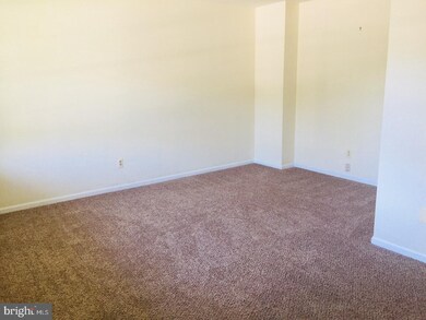 535 Bassett Ln, Norristown, PA 19403 - photo 4