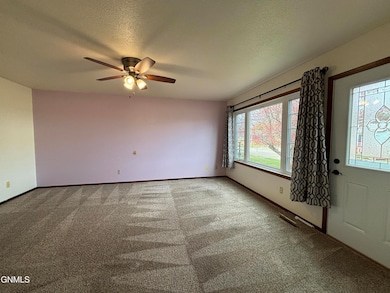 305 5th St NE, Hazen, ND 58545 - photo 4