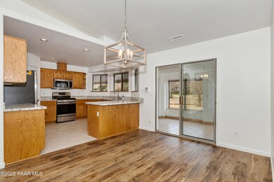 006_Dining Area