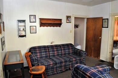 148 E. Allen St. Interior