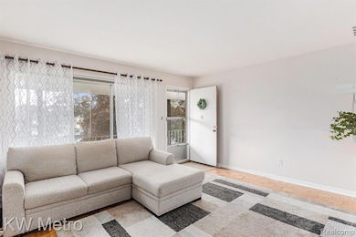 2121 Clawson Ave unit 207, Royal Oak, MI 48073 - photo 6