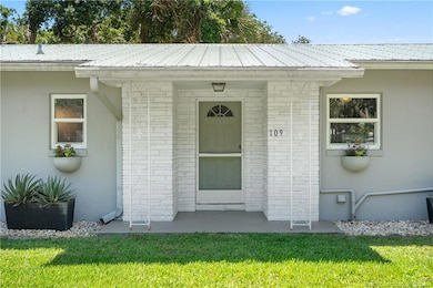 109 N Sewalls Point Rd, Stuart, FL 34996 - photo 2