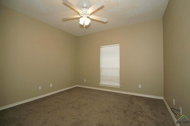 5027 Shiloh Ridge Dr, Tyler, TX 75703 - photo 4