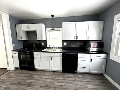 New Kitchen Cabinets