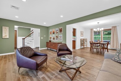 11 Robin Hood Rd, Suffern, NY 10901 - photo 3