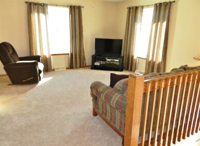 4020 Mark Dr, Waterloo, IA 50701 - photo 5