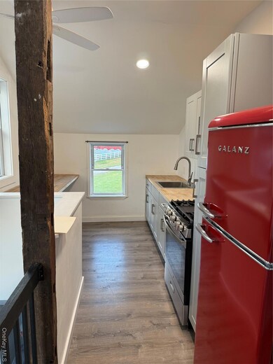 619 Salt Point Turnpike, Poughkeepsie, NY 12601 - photo 4