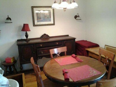 812 Northridge Dr, Norristown, PA 19403 - photo 5