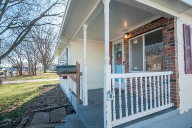 1b Front Porch
