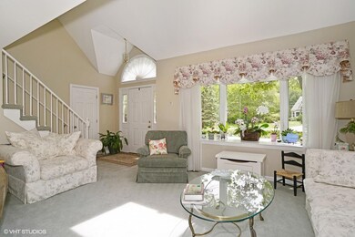 02_10LedaRoseLane_1_LivingRoom_MLSuse_15
