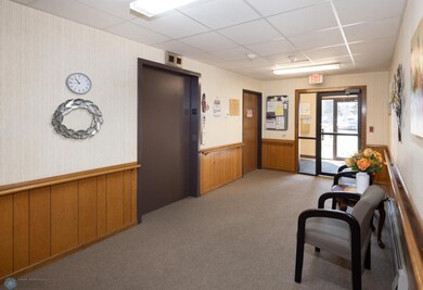 Main Entrance / Elevator